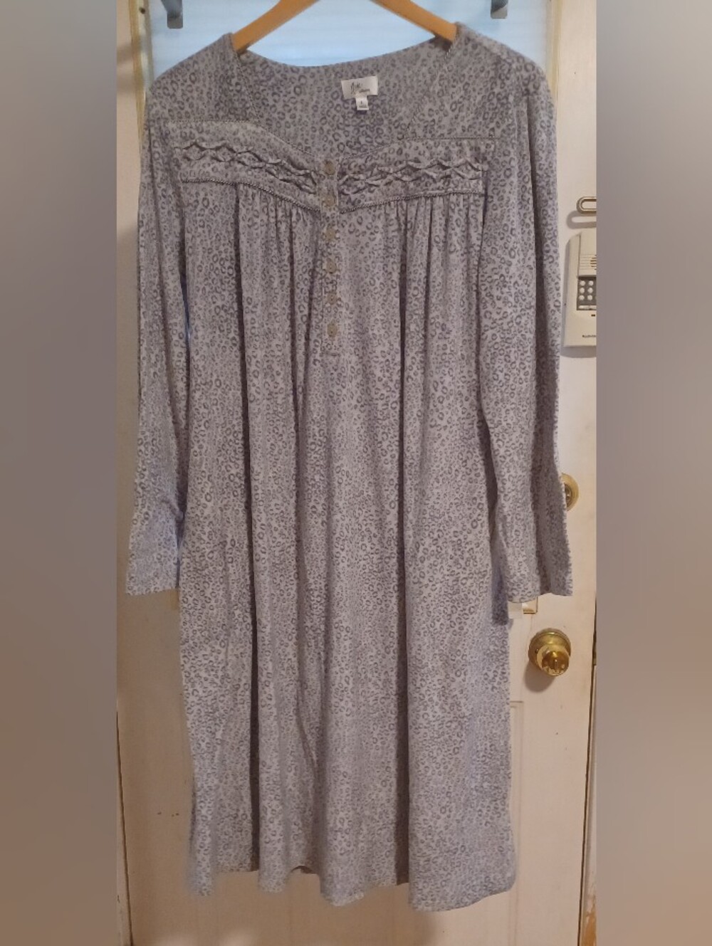 Aria Women's Gray Leopard Print Long Sleeve Night Gown Sleep Dress Lounge Wear L